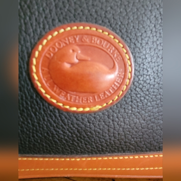 Dooney & Bourke vintage dome style bag. - Picture 10 of 13